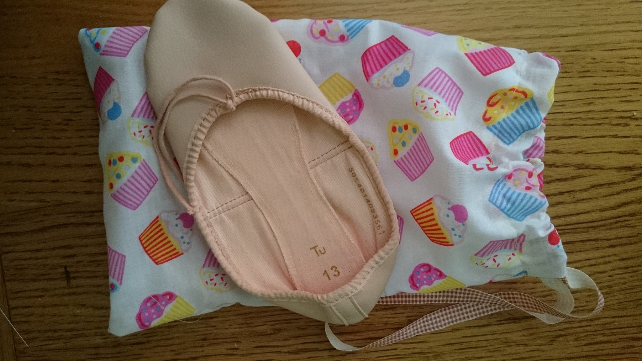 hand made cupcake ballet shoe bag